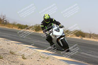 media/Mar-28-2022-Superbike Trackdays (Mon) [[b8603d0f67]]/Open Track Time/Turn 3 Inside/